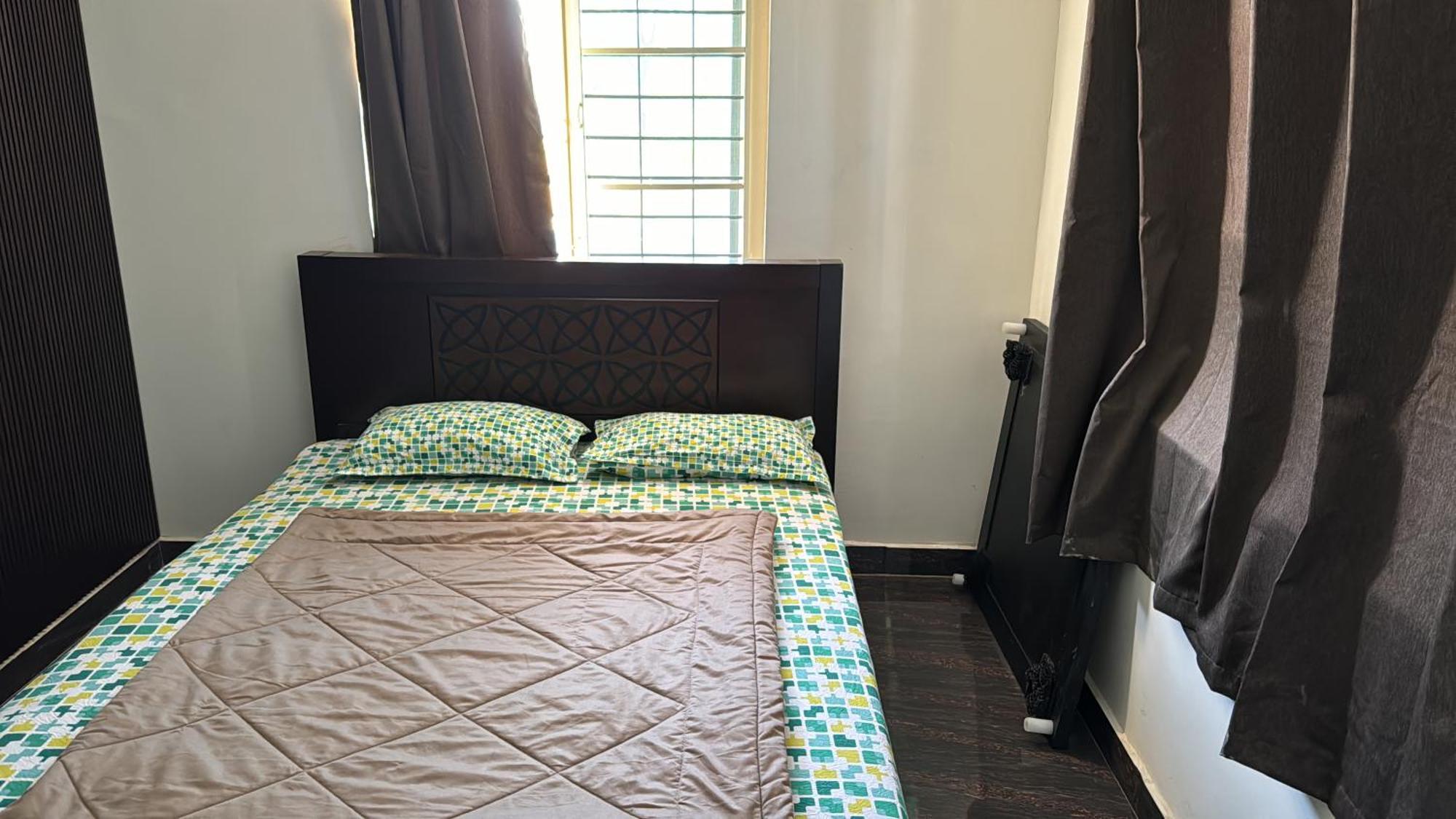 Raj Home Stay Mysore Eksteriør bilde