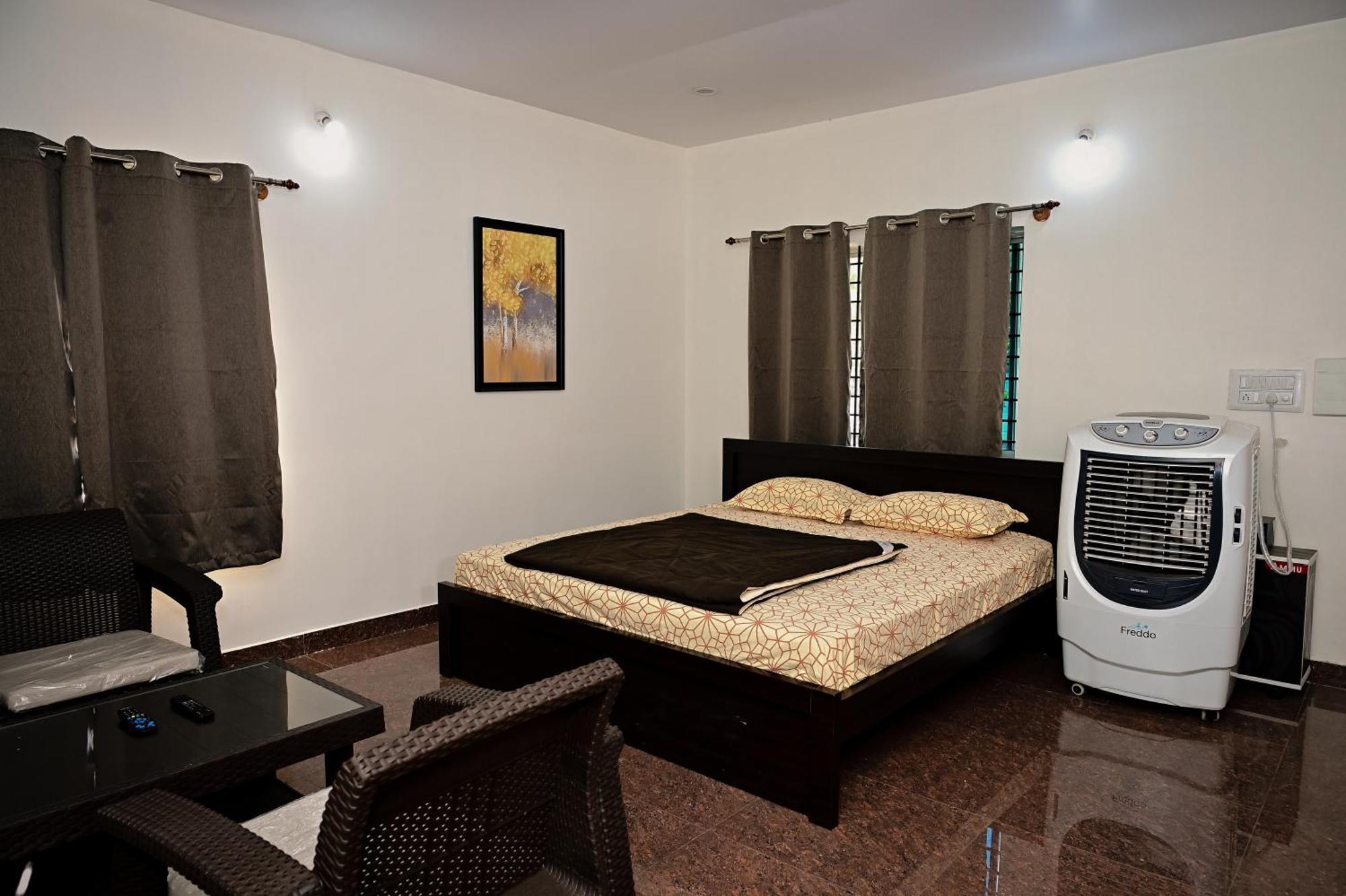 Raj Home Stay Mysore Eksteriør bilde